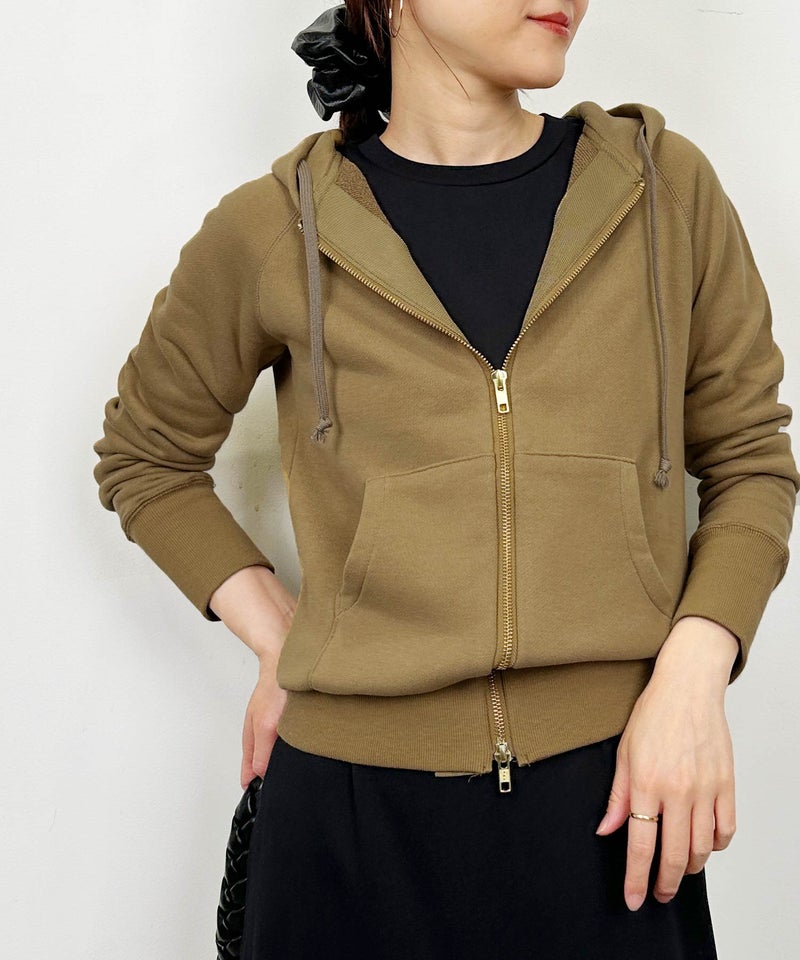model：H164　着用サイズ：M　マスタード