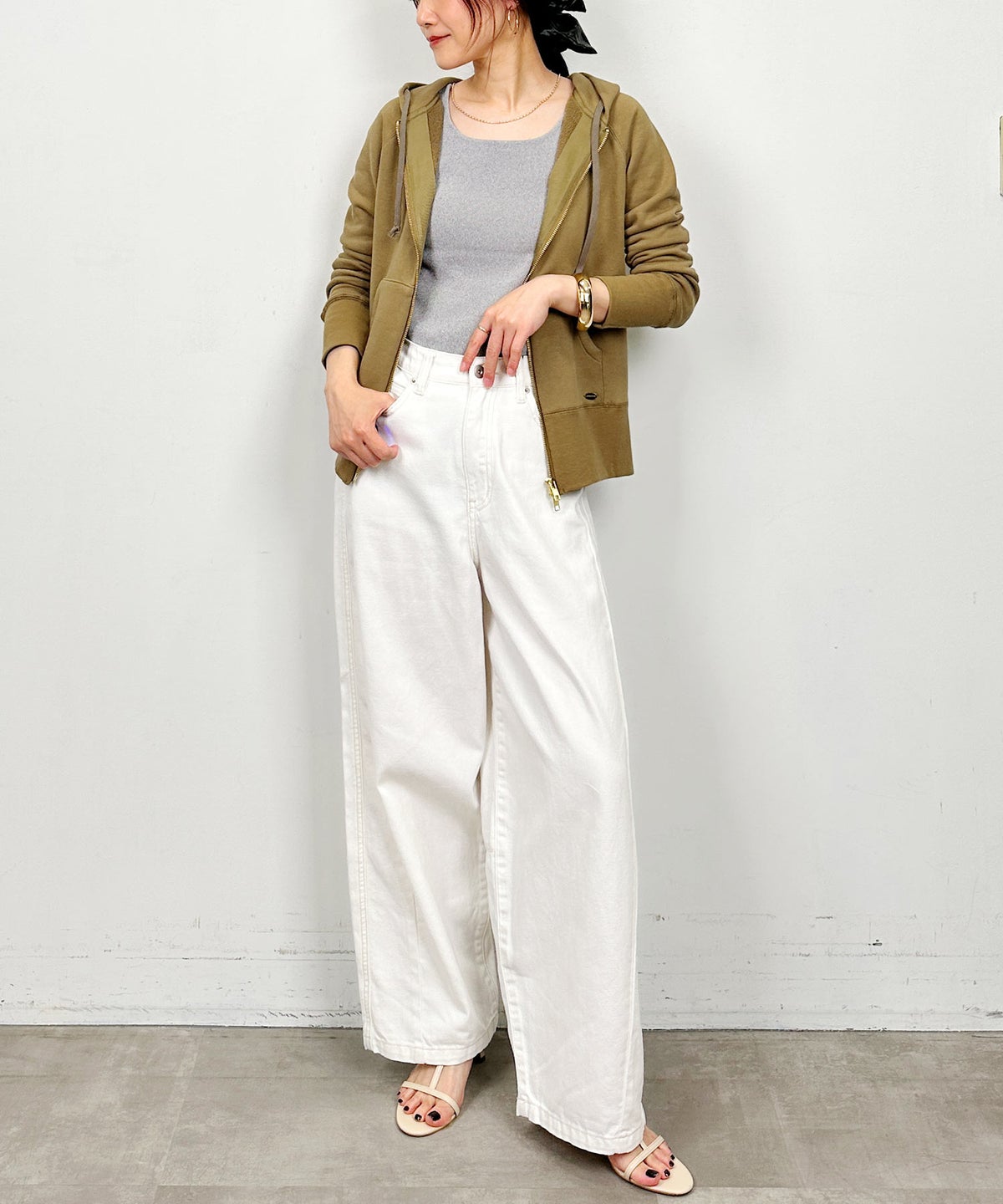 model：H164　着用サイズ：M　マスタード