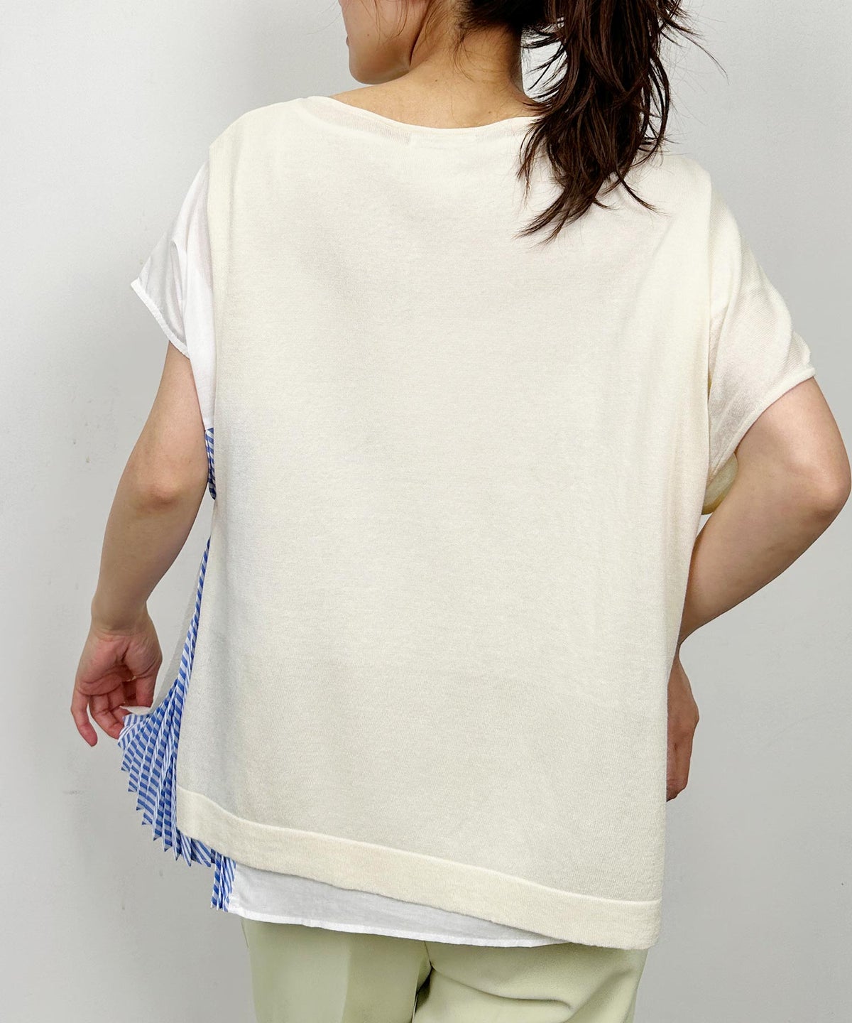 model：H164　着用サイズ：M　オフホワイト