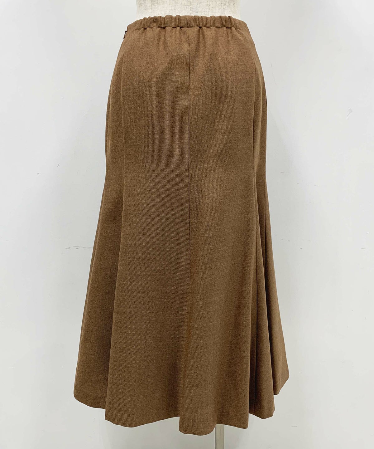 着用トルソーサイズ：B80, W60, H86 (Mサイズ着用）後ろ