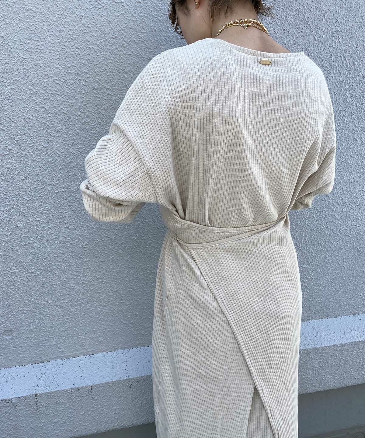 model：H164　着用サイズ：M　ベージュ　パターンA