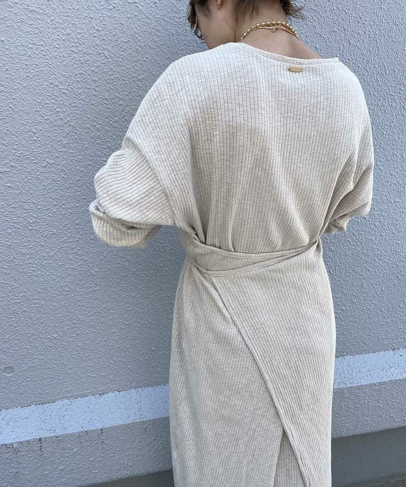 model：H164　着用サイズ：M　ベージュ　パターンA