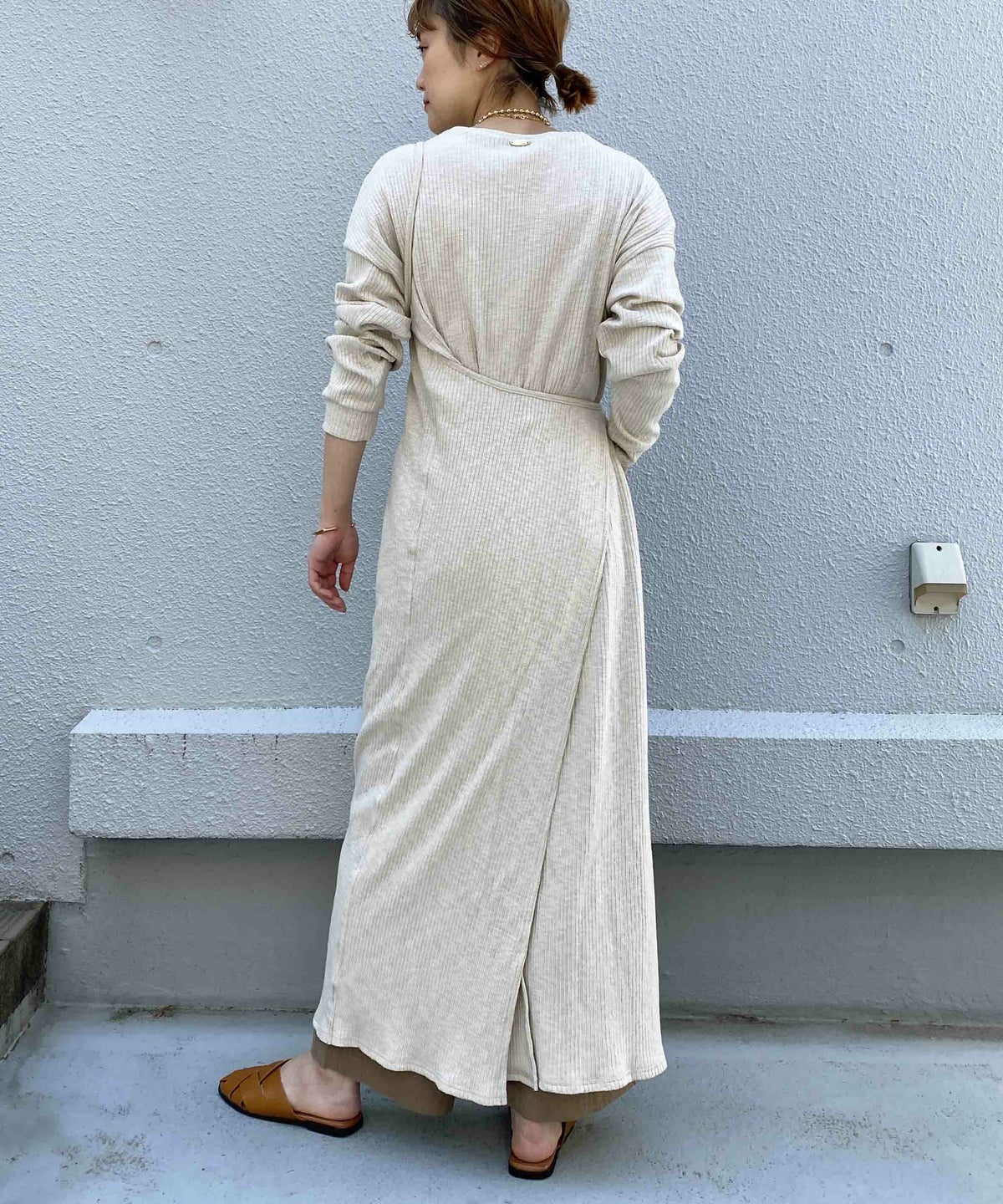 model：H164　着用サイズ：M　ベージュ　パターンB