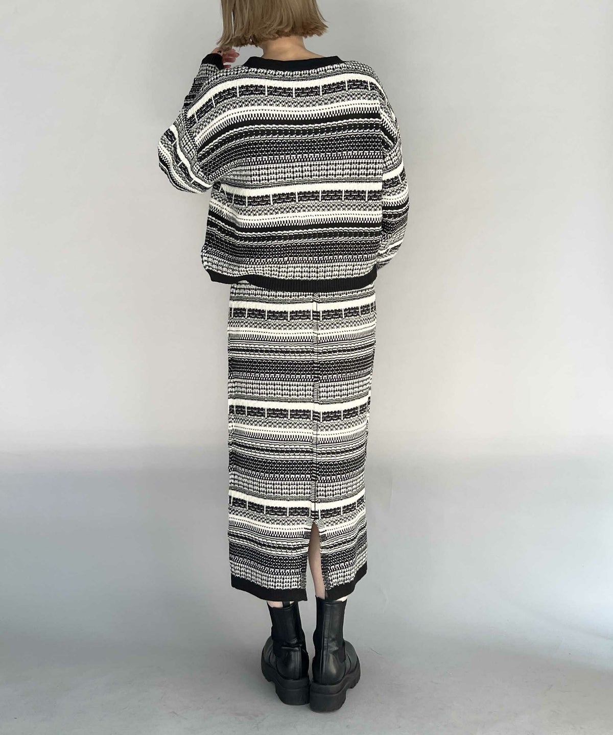 model：H164　着用サイズ：M　ブラック