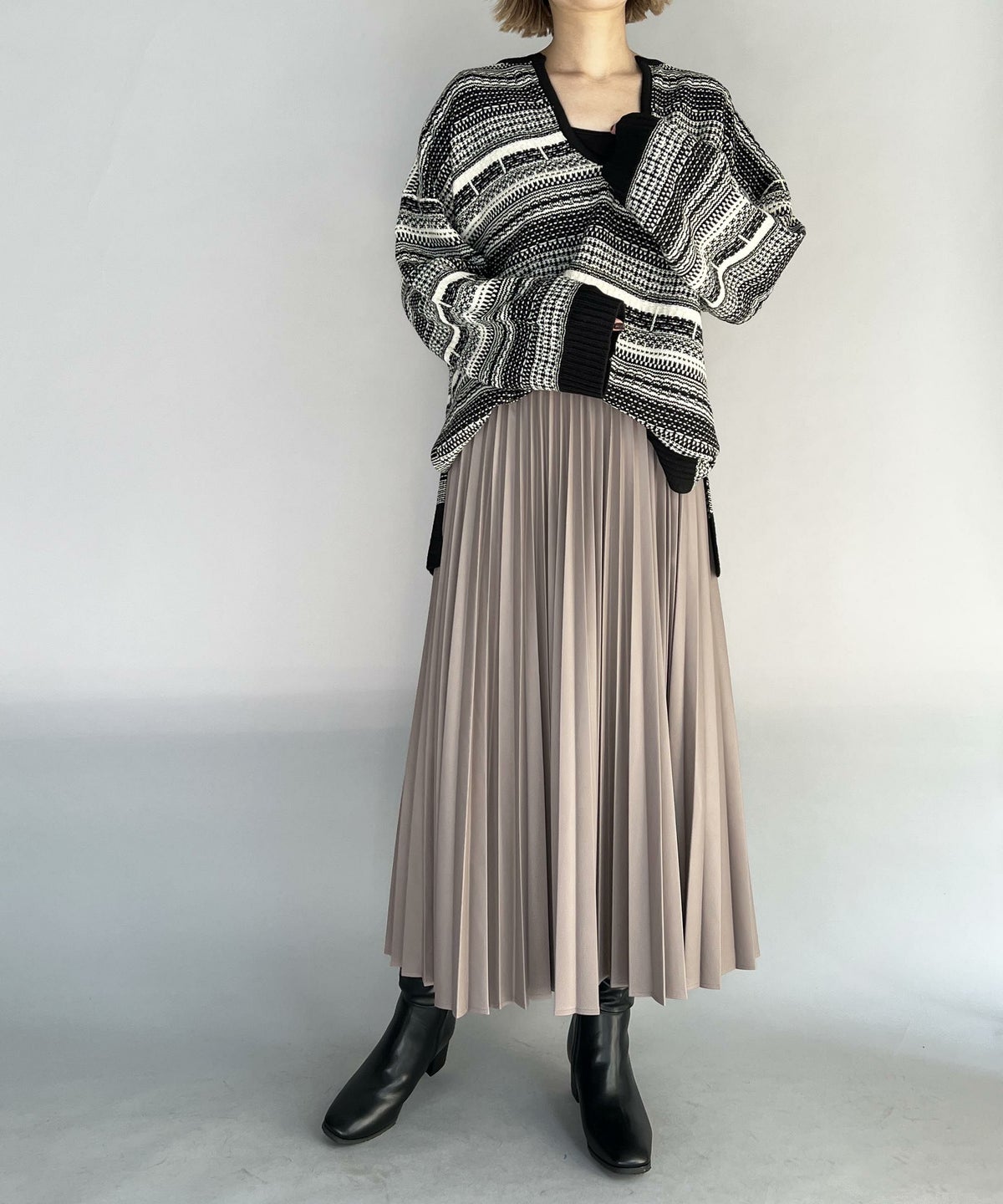 model：H164　着用サイズ：M　ブラック