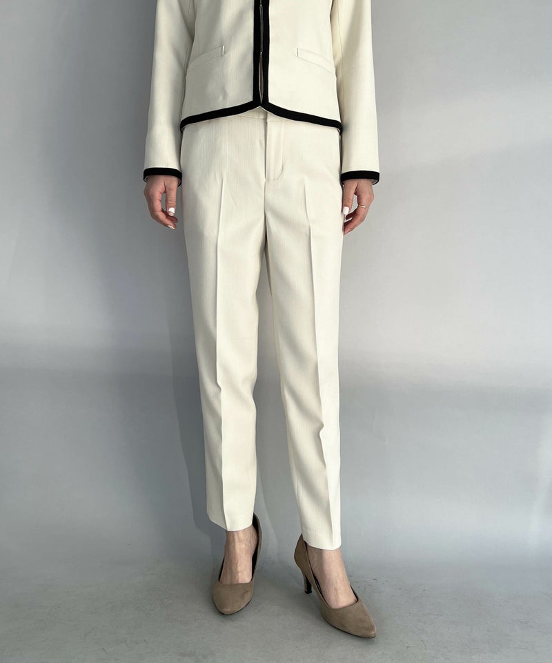 model：H164　着用サイズ：M　グレイッシュベージュ