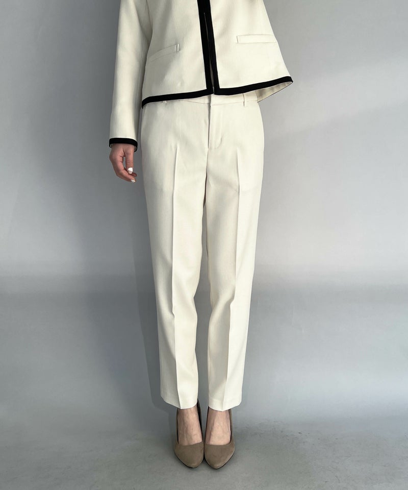 model：H164　着用サイズ：M　グレイッシュベージュ