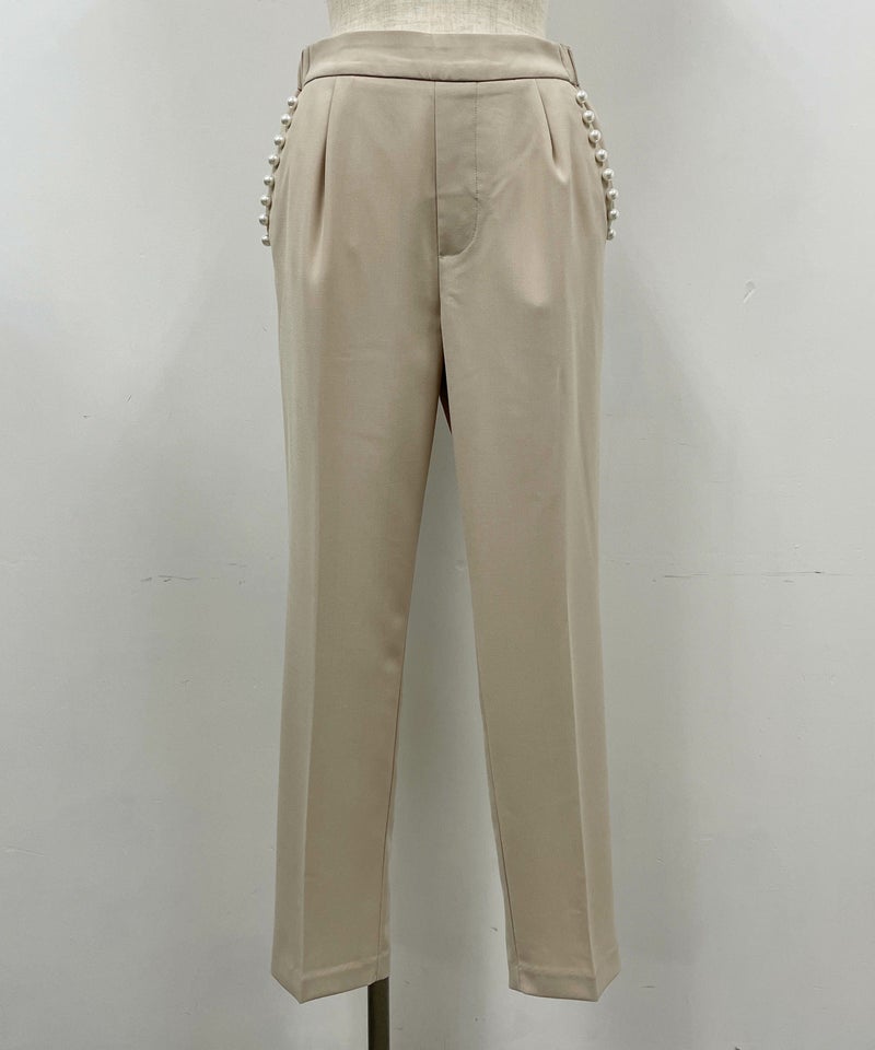 着用トルソーサイズ：B80, W60, H86 (Mサイズ着用）ベージュ