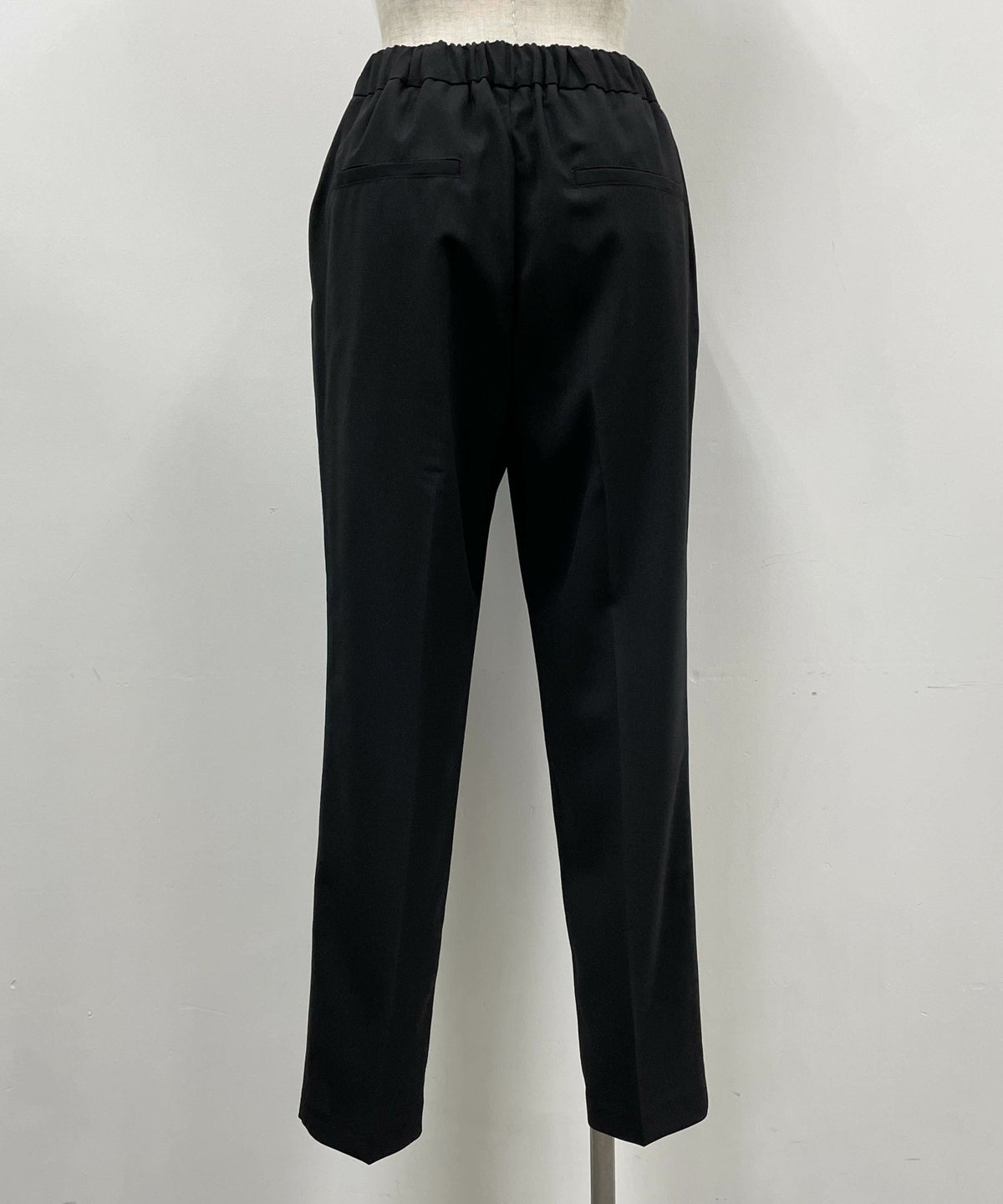 着用トルソーサイズ：B80, W60, H86 (Mサイズ着用）後ろ