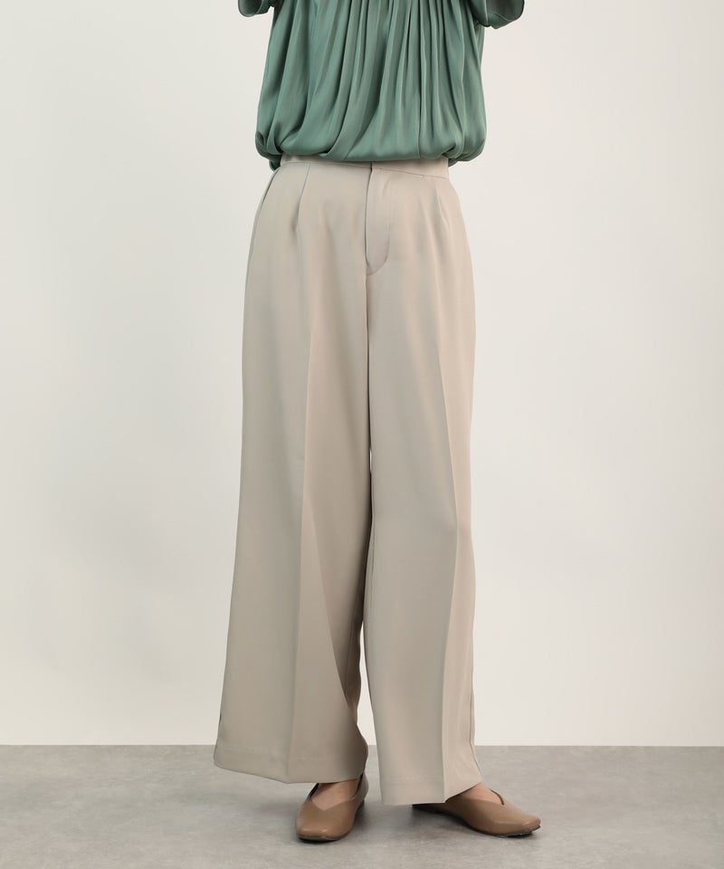 model：H164　着用サイズ：M　ベージュ