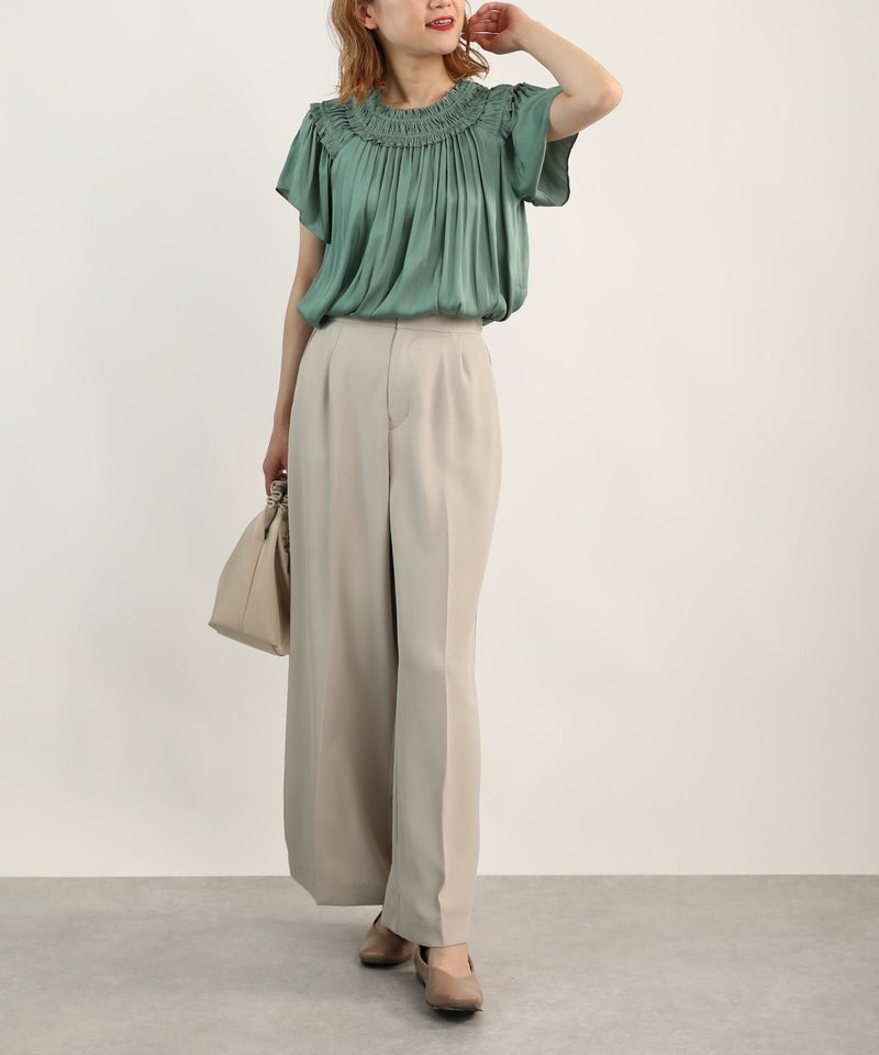 model：H164　着用サイズ：M　ベージュ