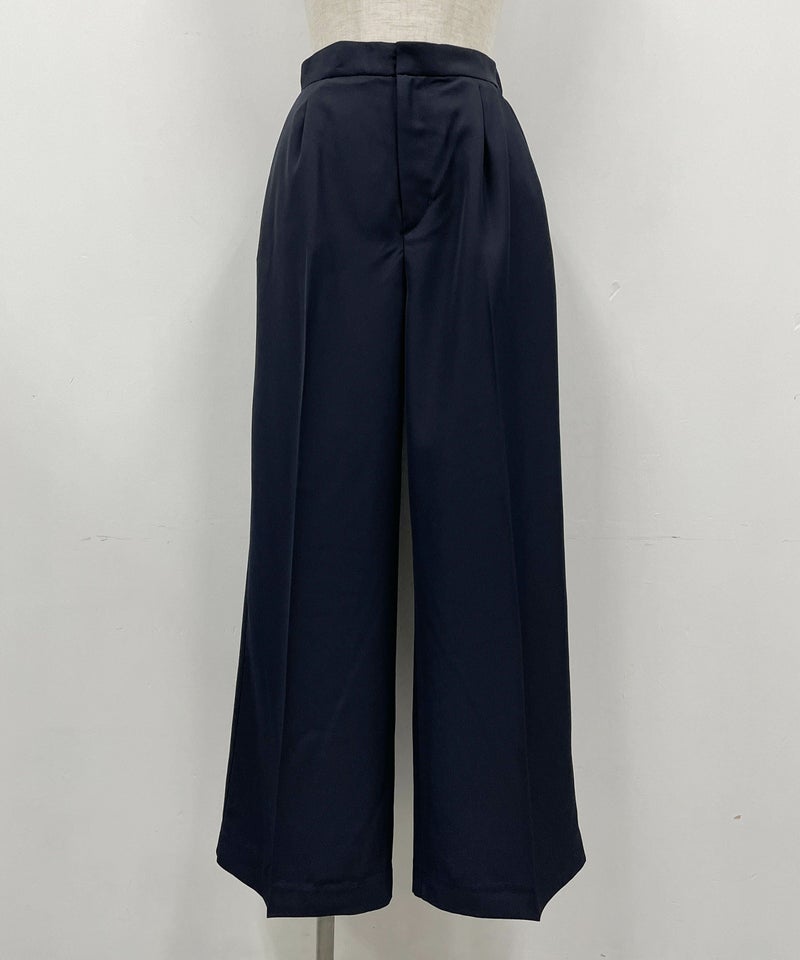 着用トルソーサイズ：B80, W60, H86 (Mサイズ着用）ネイビー