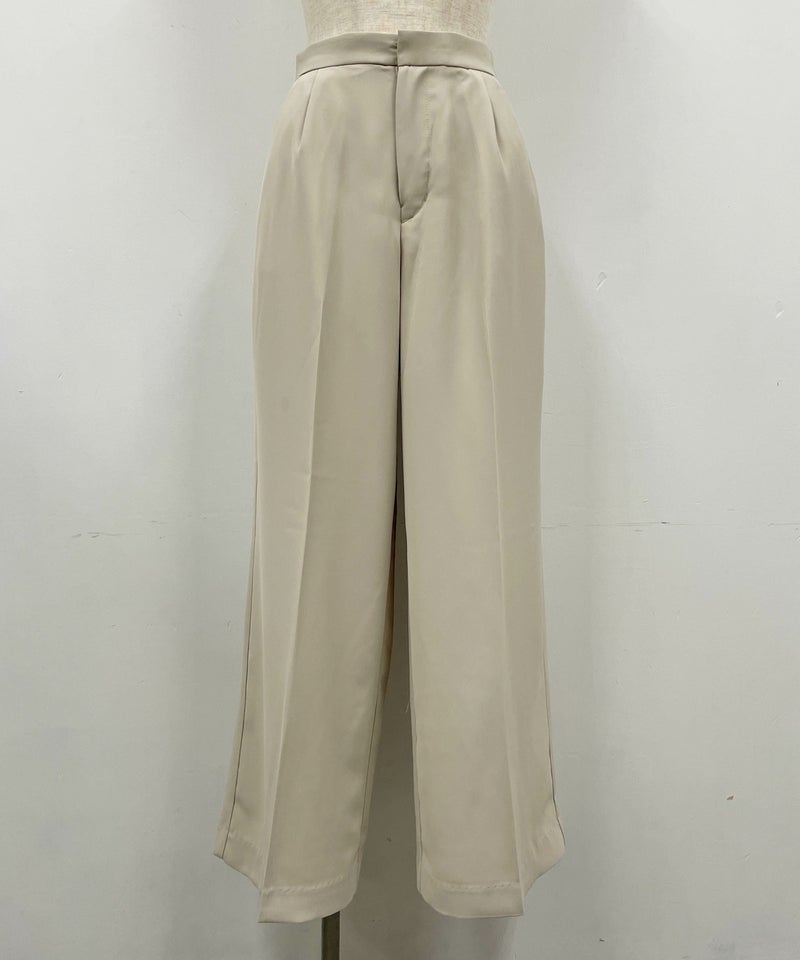 着用トルソーサイズ：B80, W60, H86 (Mサイズ着用）ベージュ　前