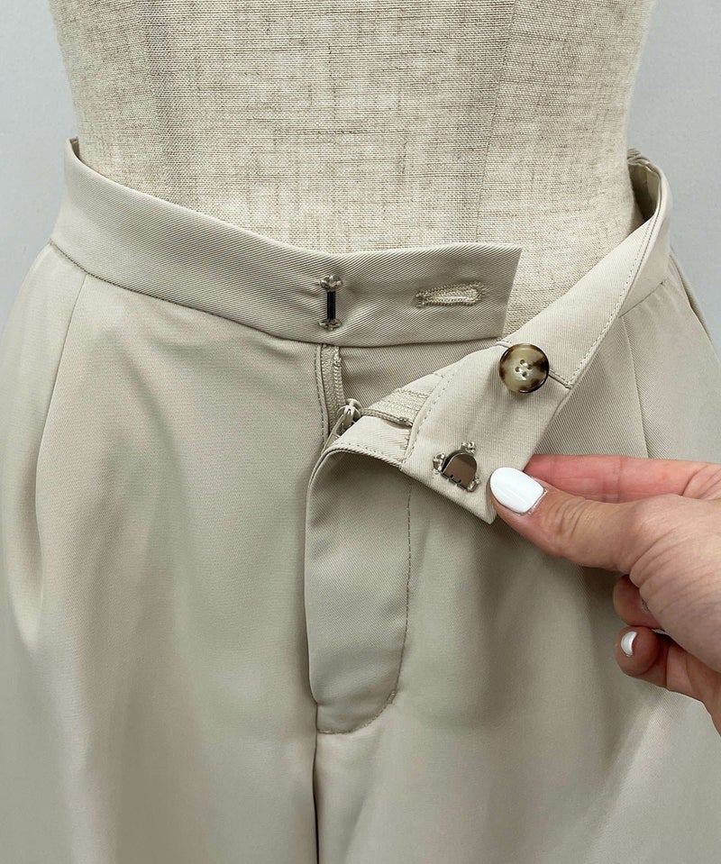 フロントホック・ボタン・ジップ