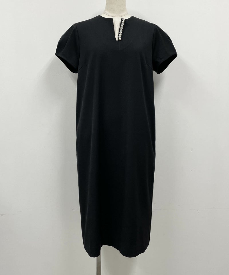 着用トルソーサイズ：B80, W60, H86 (Mサイズ着用）ブラック　前