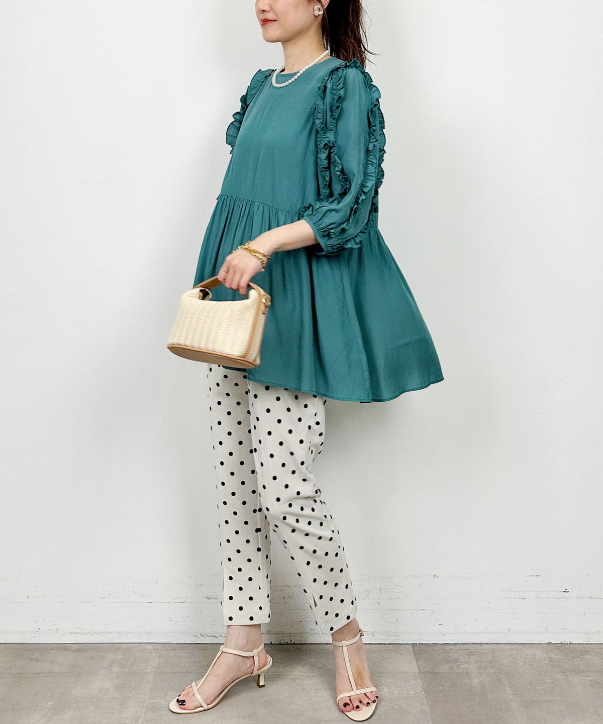 model：H164　着用サイズ：M　ダークグリーン