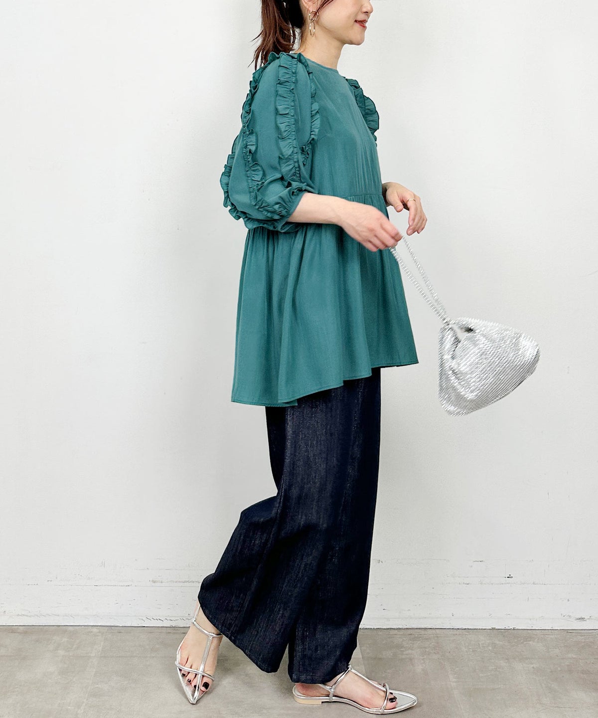 model：H164　着用サイズ：M　ダークグリーン