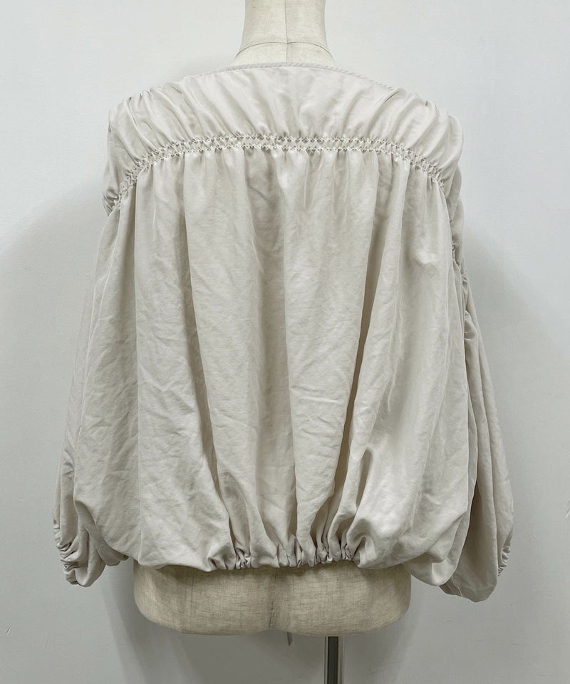 着用トルソーサイズ：B80, W60, H86 (Mサイズ着用）後ろ