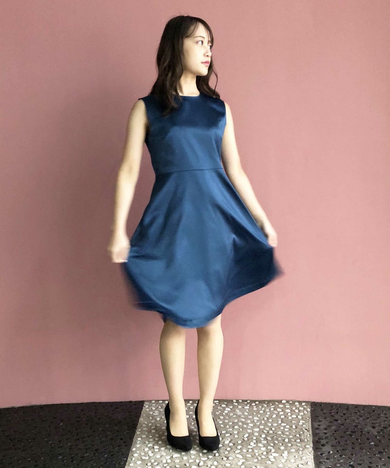 model：H156　着用サイズ：M　ダークグリーン　ワンピースだけ着用