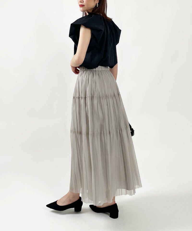 model：H164　着用サイズ：M　グレイッシュベージュ