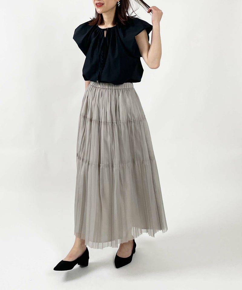 model：H164　着用サイズ：M　グレイッシュベージュ