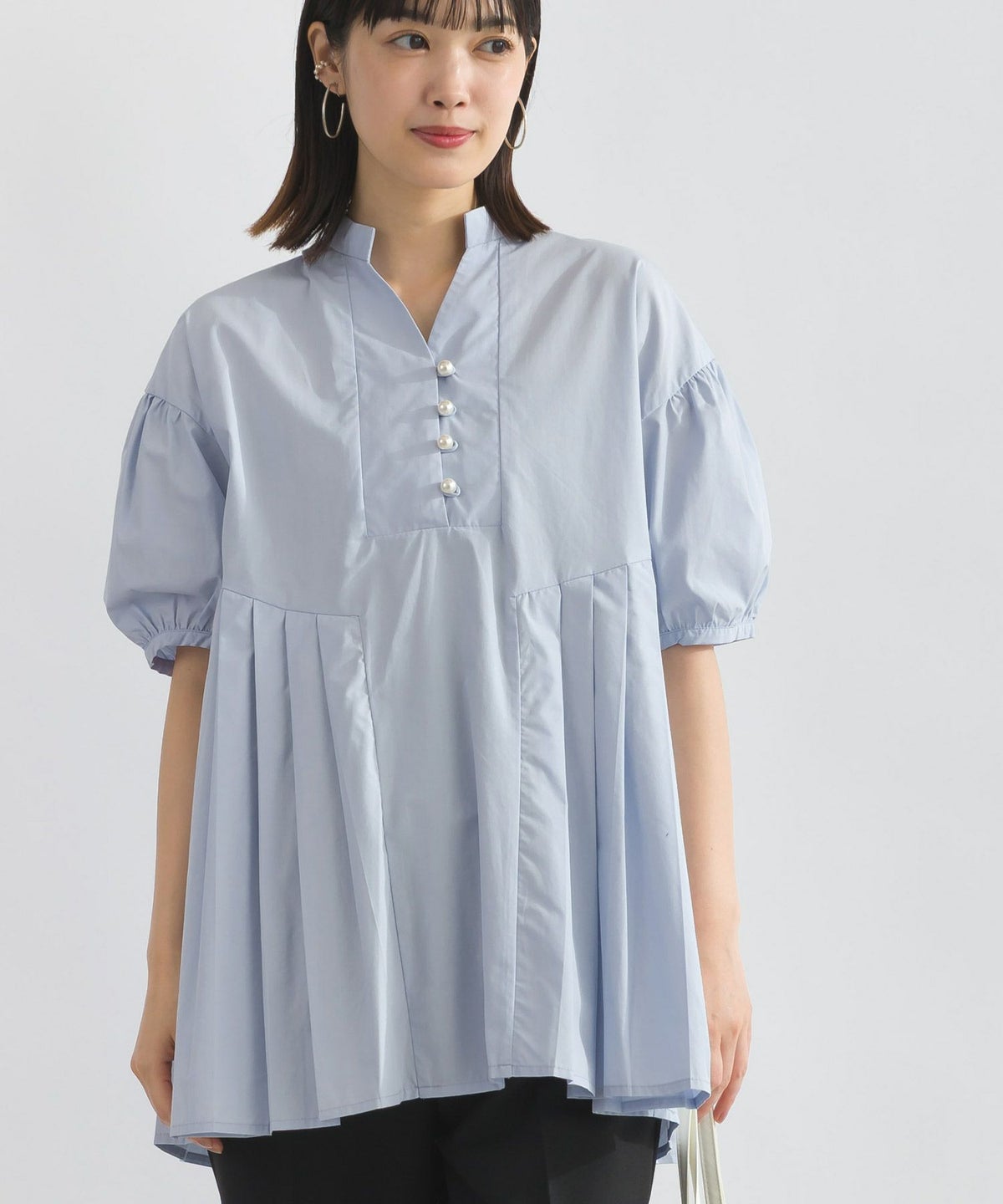 model：H162　着用サイズ：M　サックスブルー