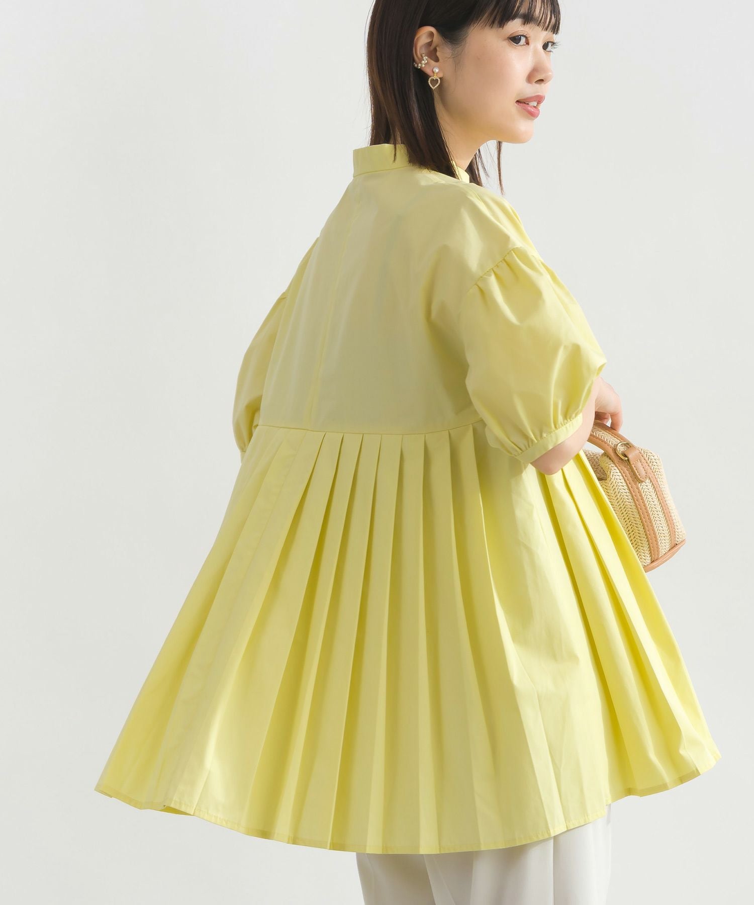 【芸術的デザイン】プリーツプリーズ パッチワーク風カットソー 長袖 ハーフボタン 裾プリーツパールボタンブラウス | PICCIN (ピッチン) 公式通販