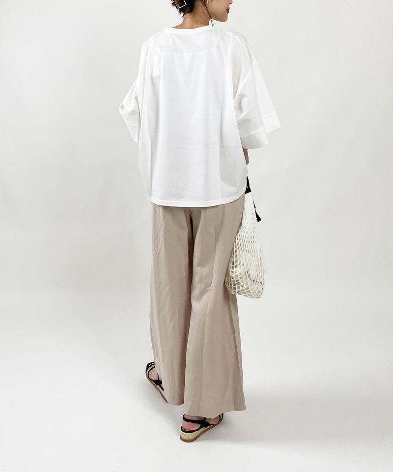 model：H164　着用サイズ：M　ベージュ