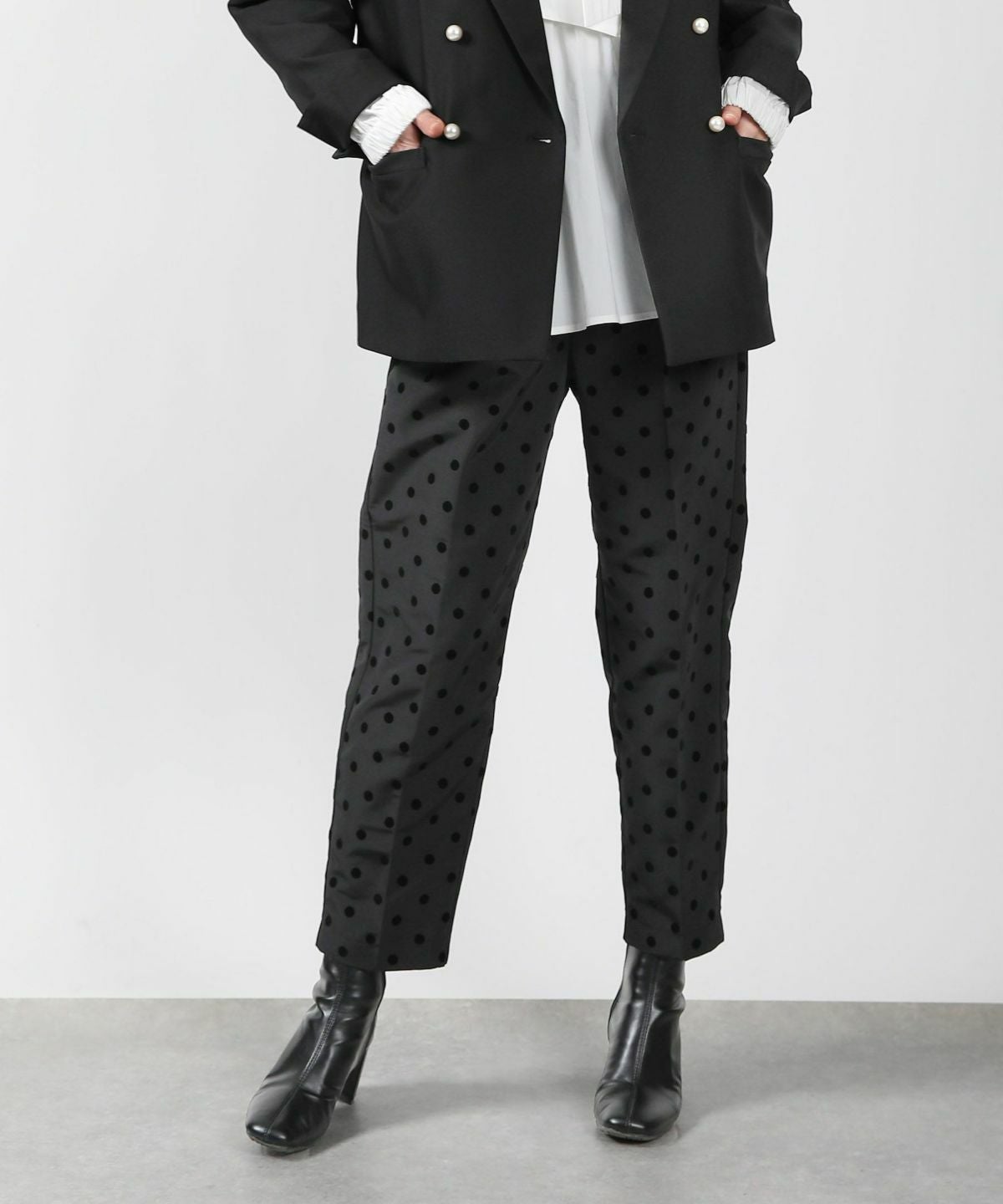 Piccin PERLA ドット柄カジュアルパンツ M セットアップ可能】フロッキードットセンタープレスパンツ | PICCIN