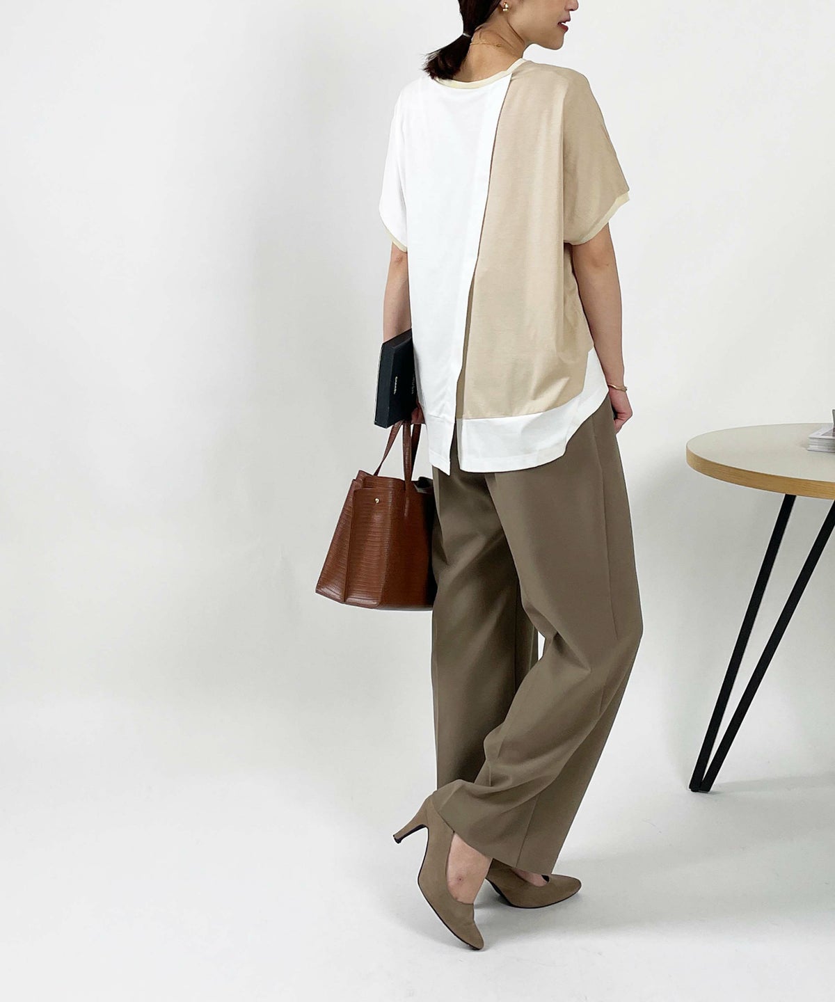 model：H164　着用サイズ：M　ベージュ