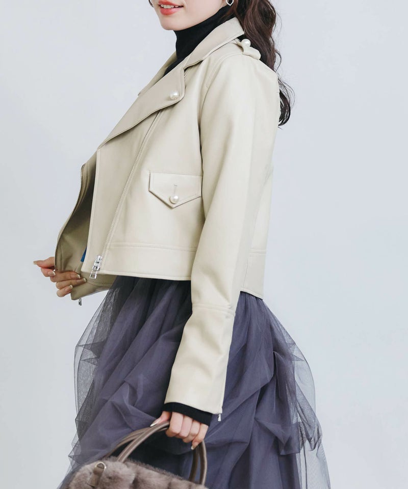 model：H155　着用サイズ：M　ベージュ