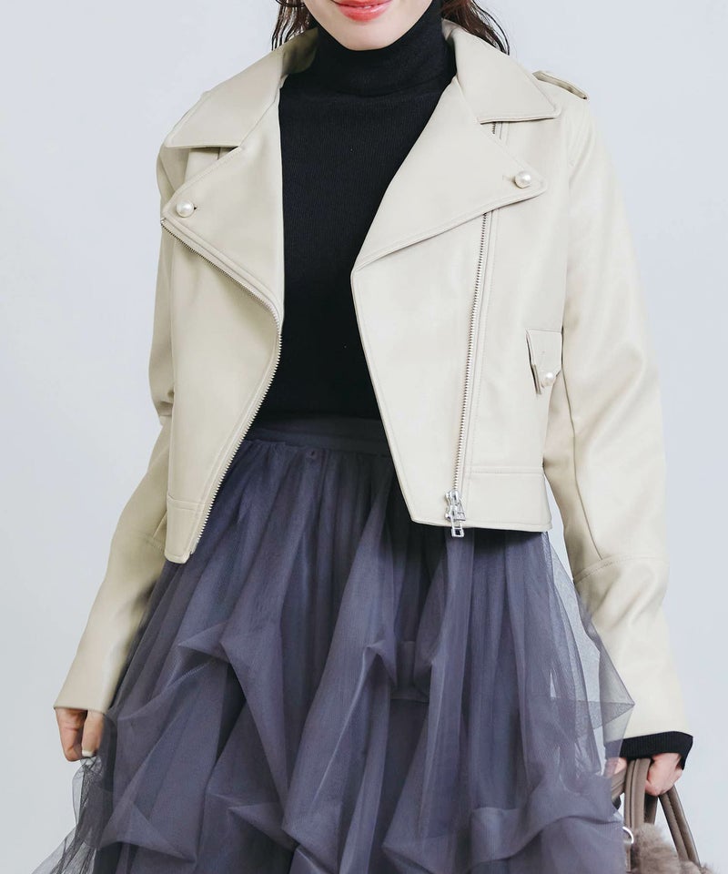 model：H155　着用サイズ：M　ベージュ