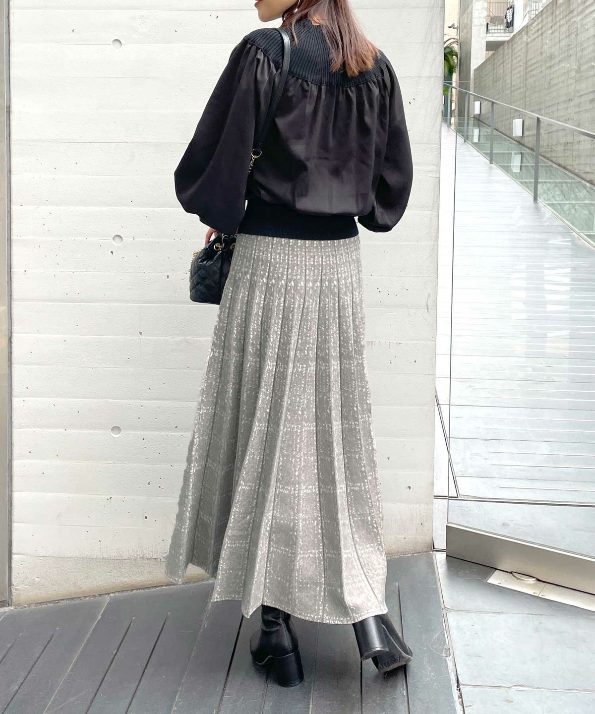 model：H164　着用サイズ：M　グレー