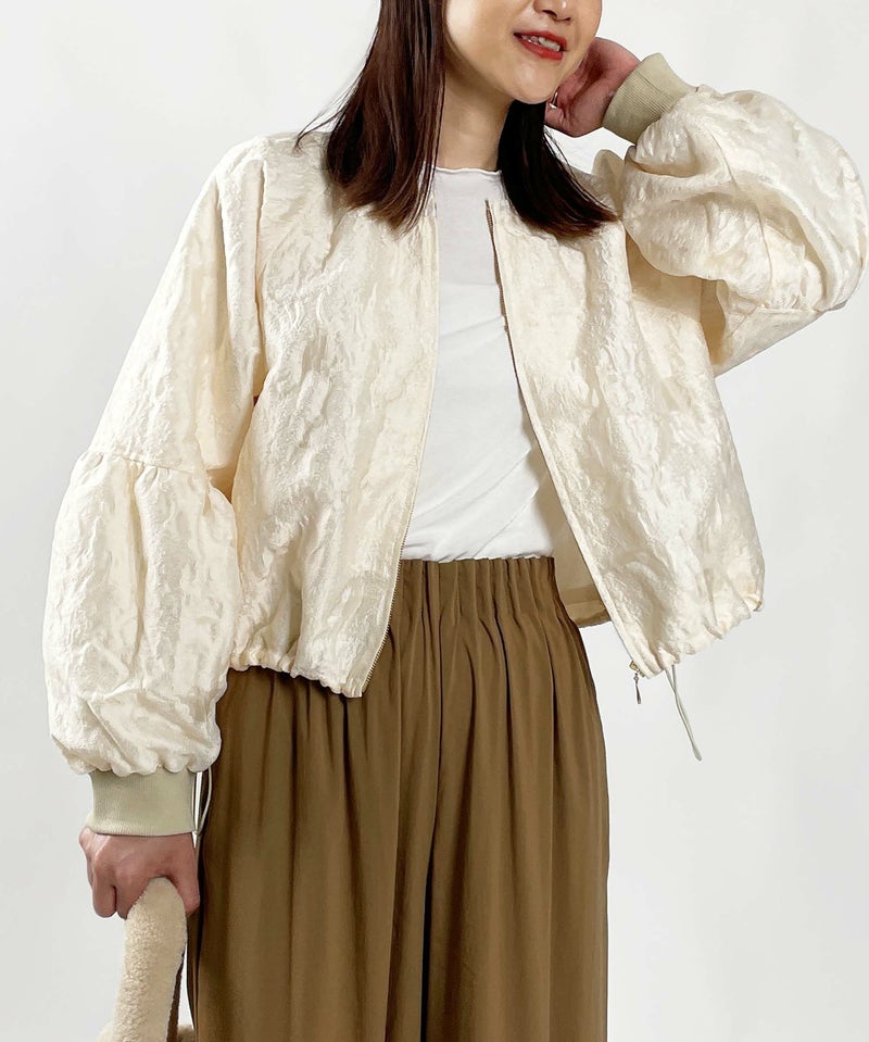 model：H164　着用サイズ：M　アイボリー