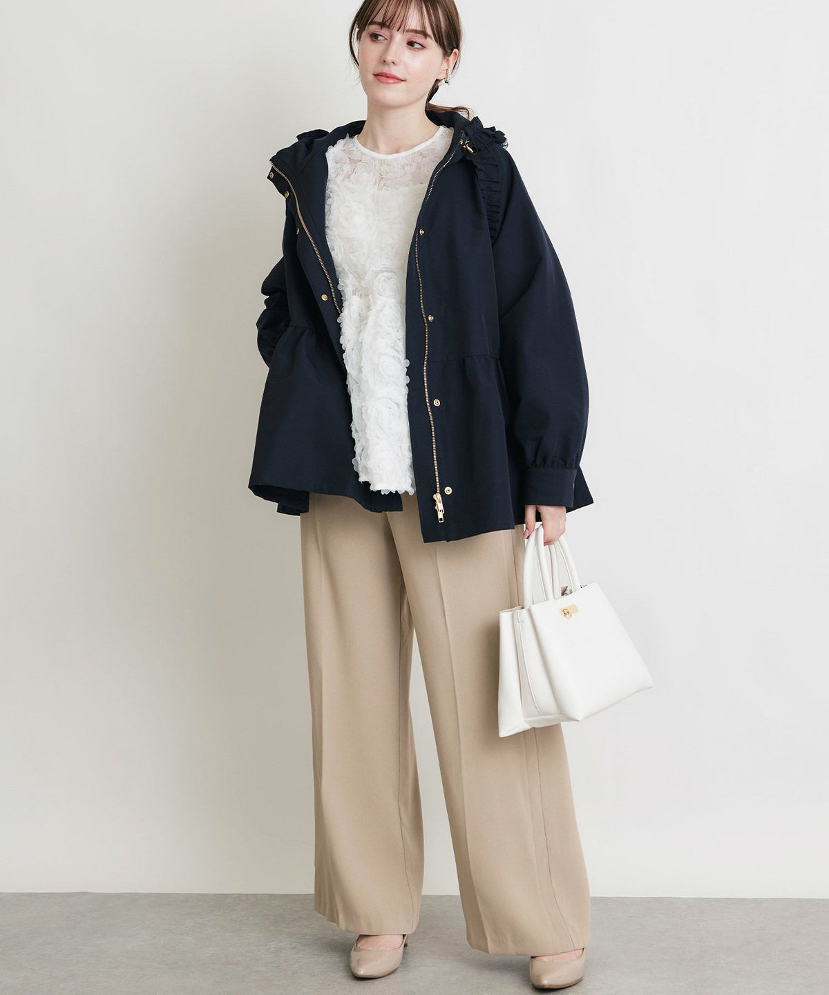 model：H160　着用サイズ：M　ベージュ