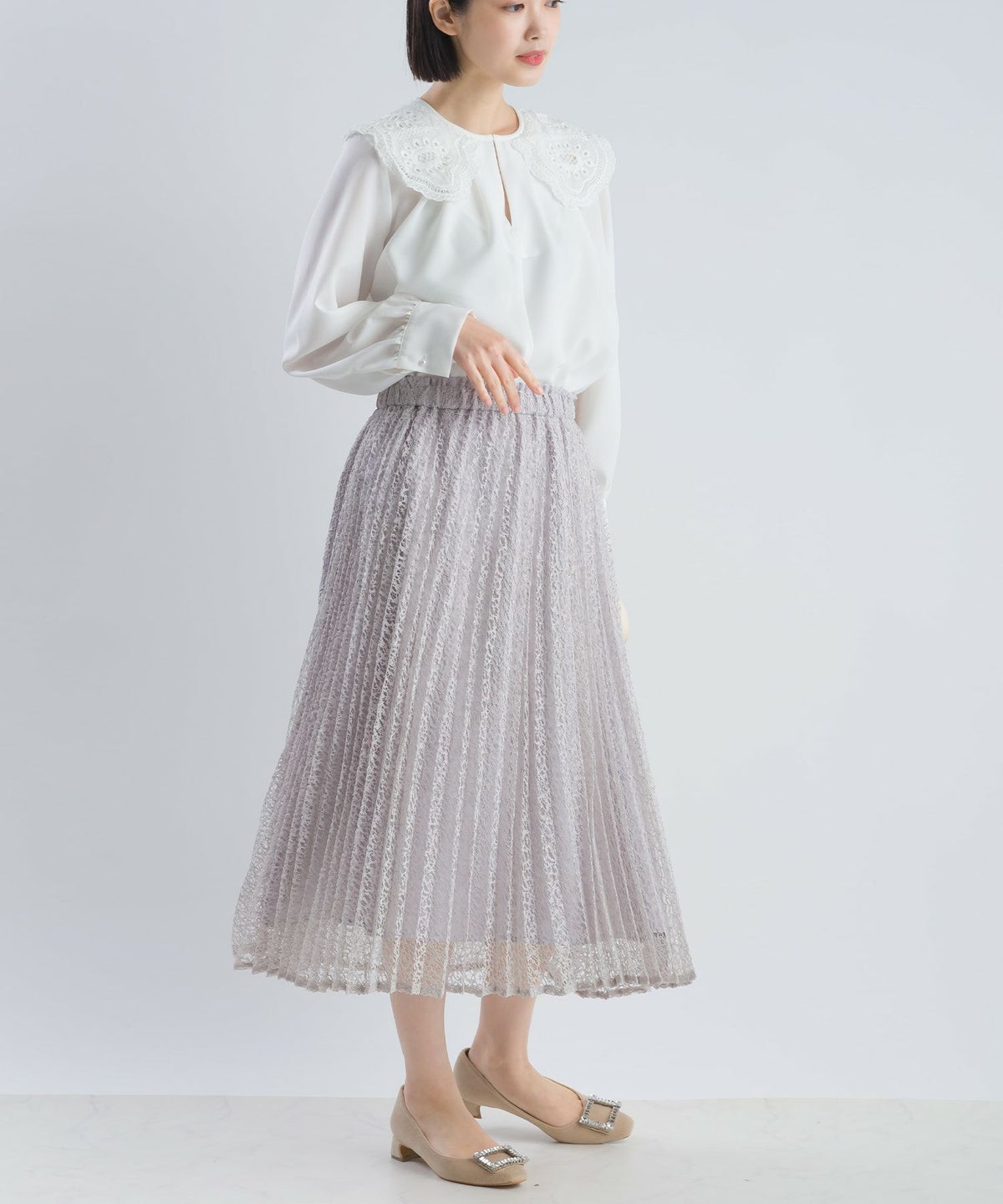 model：H162　着用サイズ：M　グレイッシュベージュ