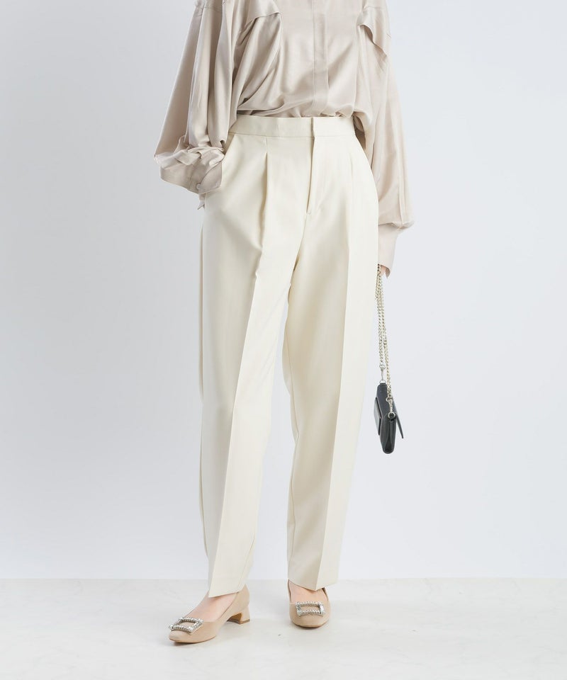 model：H162　着用サイズ：M　ベージュ