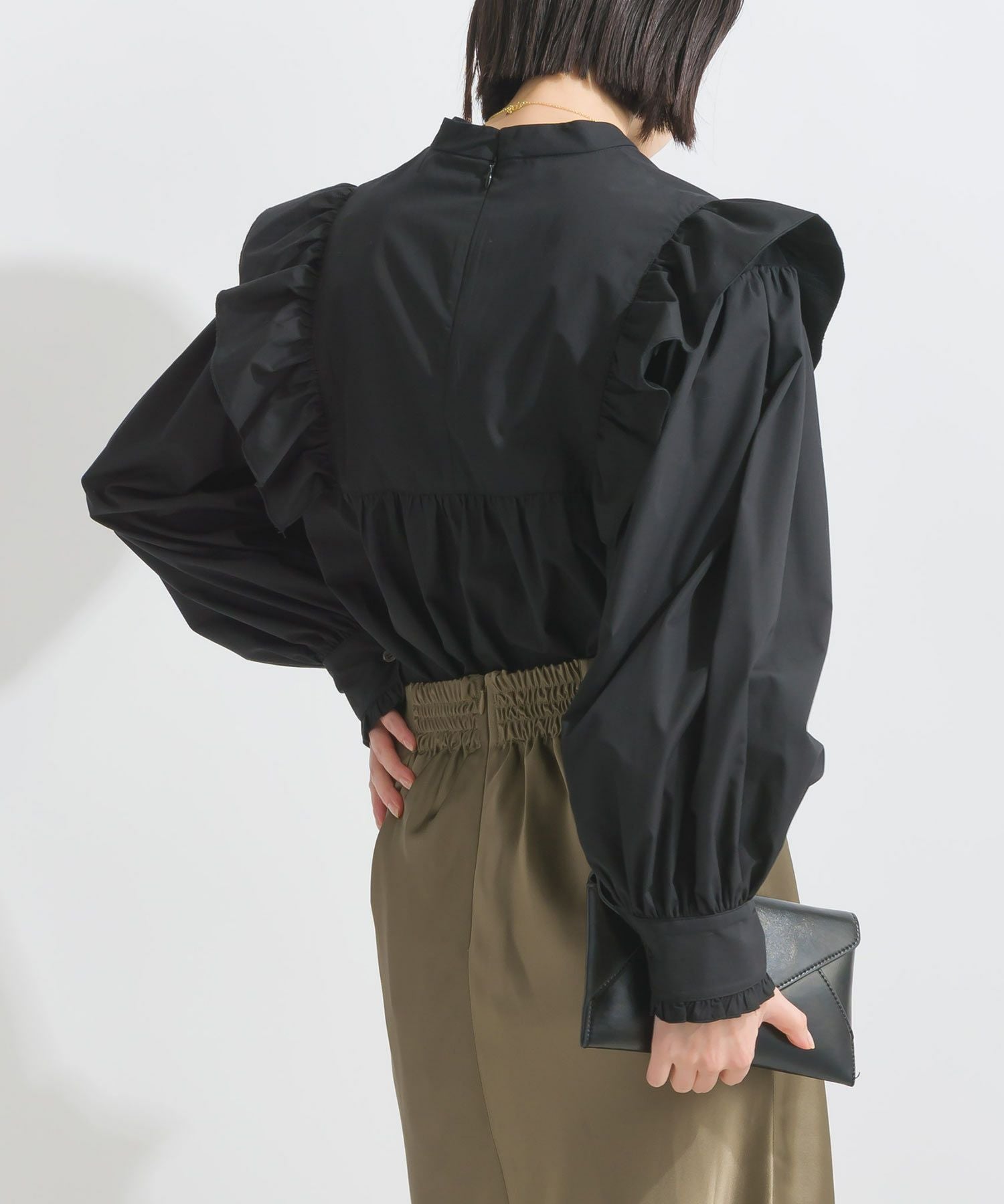 【美品】HER. パワーショルダー フリルブラウス　黒　29,700円 JILL by JILL STUART（ジルバイジルスチュアート） ブラウス シャツ