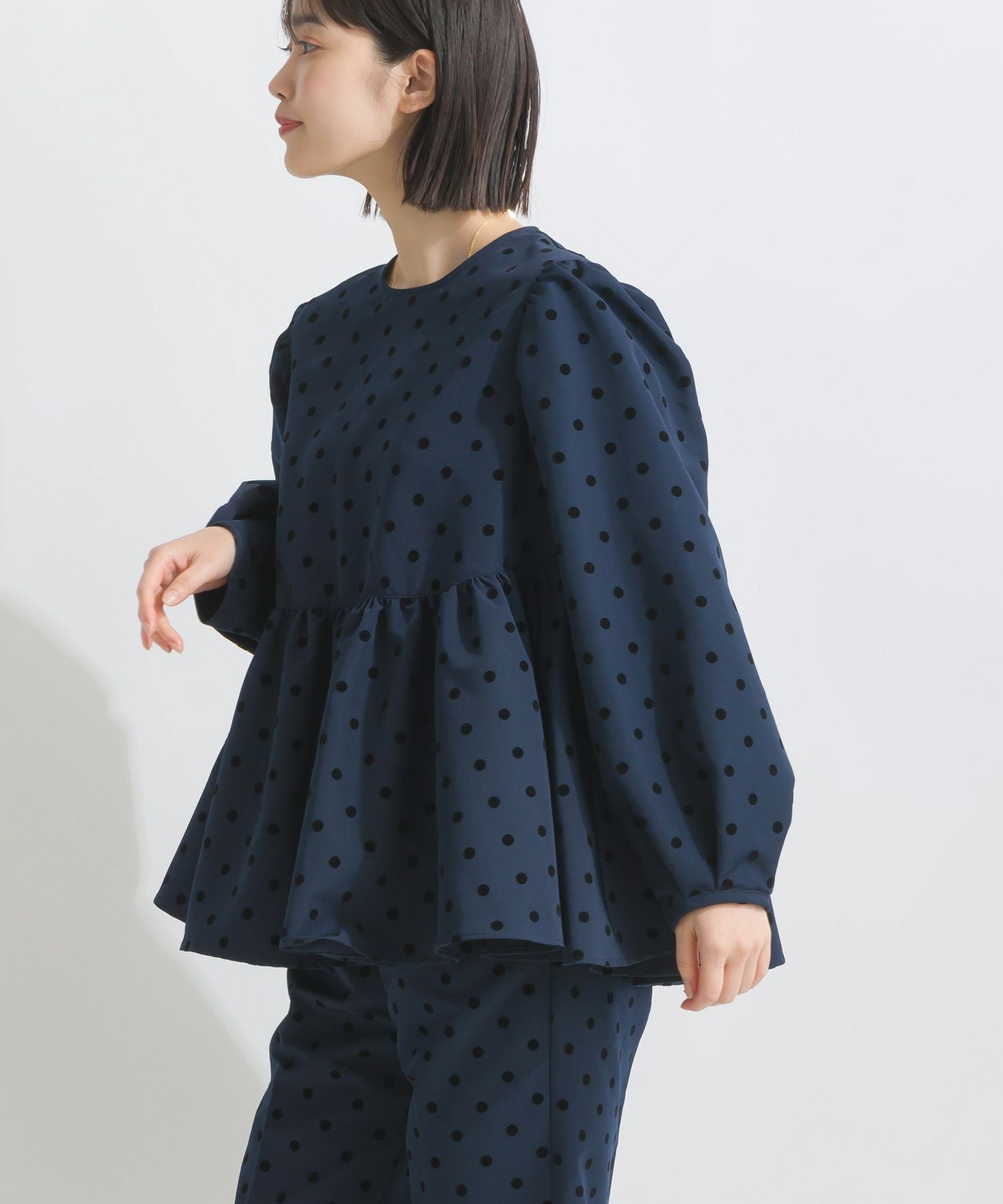 セットアップ可能】フロッキードットペプラムブラウス | PICCIN