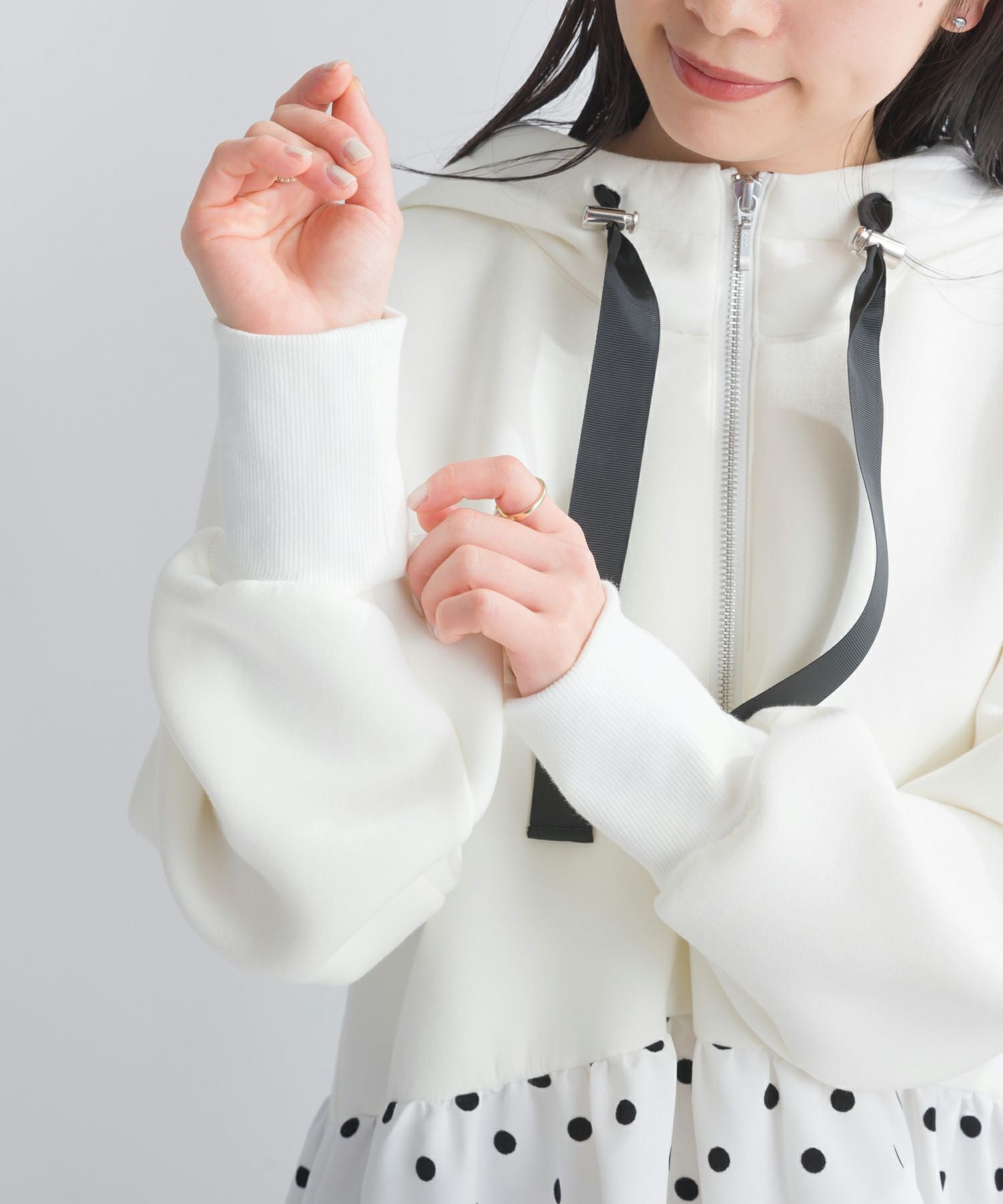 フロッキードット切り替えティアードロングパーカー | PICCIN