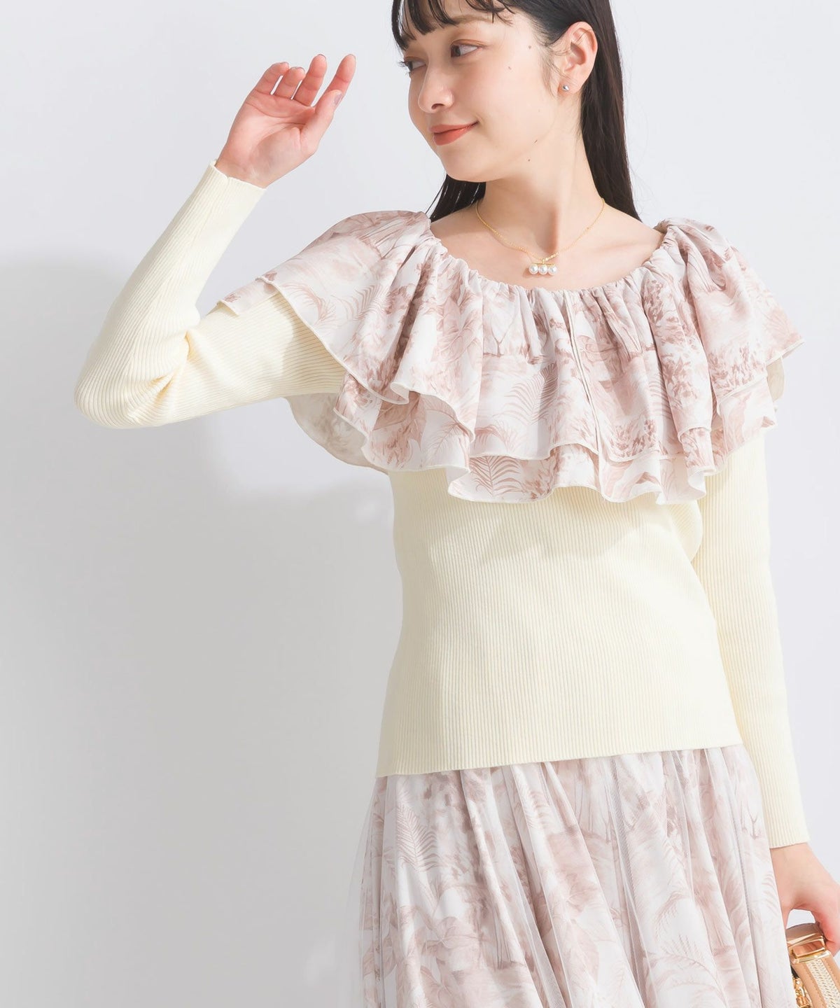 model：H157　着用サイズ：M　ベージュ　BIA-A553102とセットアップ