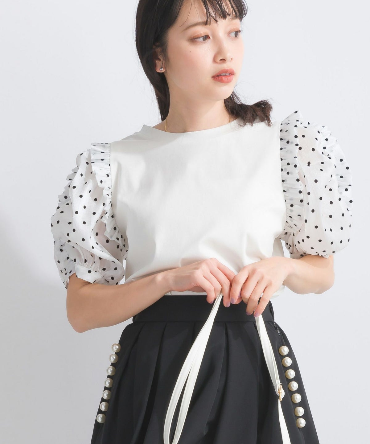 model：157cm　着用サイズ：M　オフホワイト
