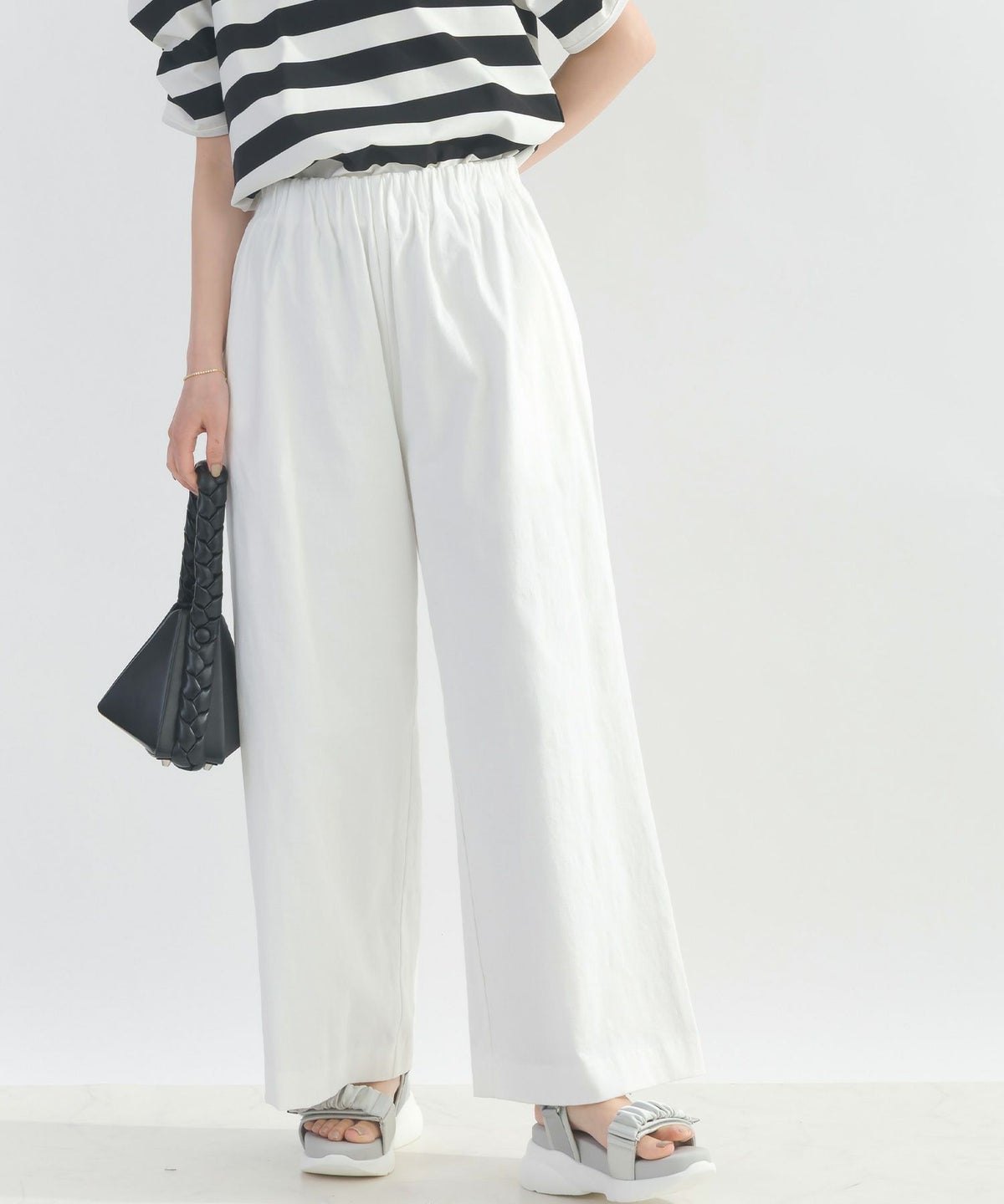 model：H162　着用サイズ：M　オフホワイト