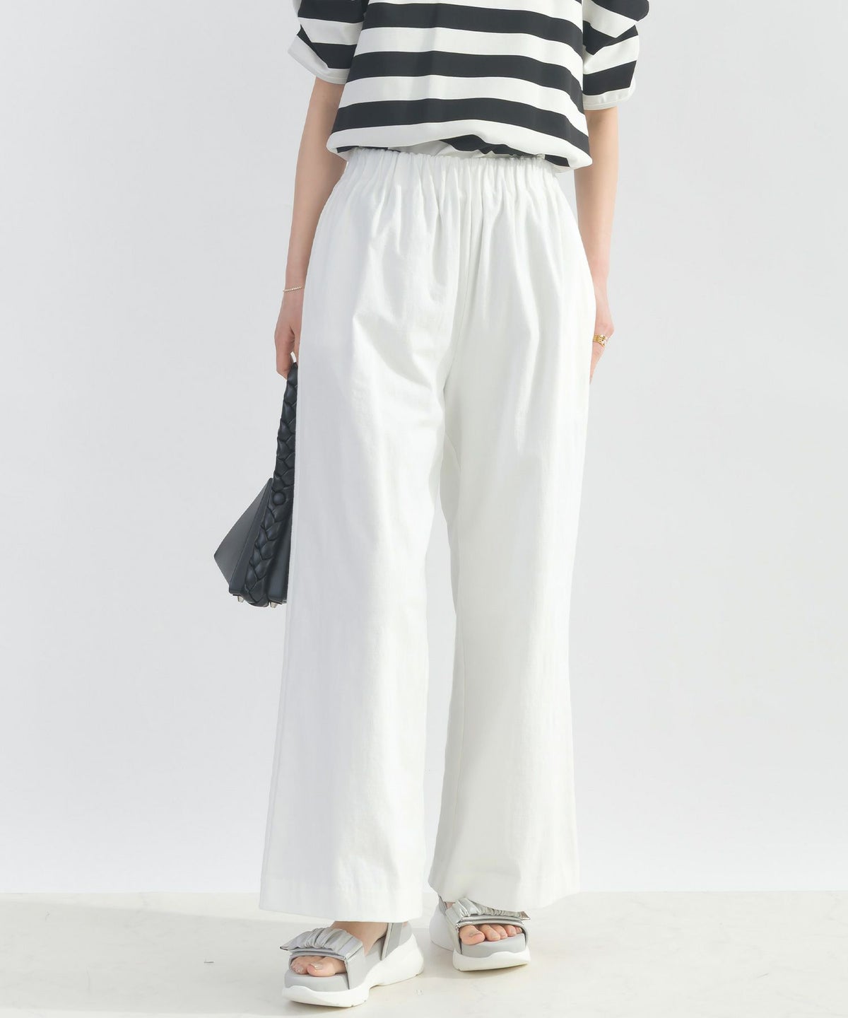 model：H162　着用サイズ：M　オフホワイト