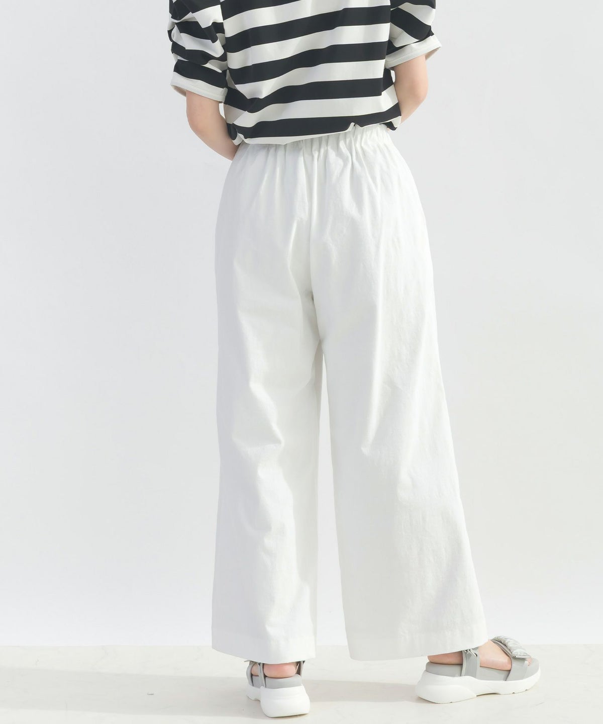 model：H162　着用サイズ：M　オフホワイト