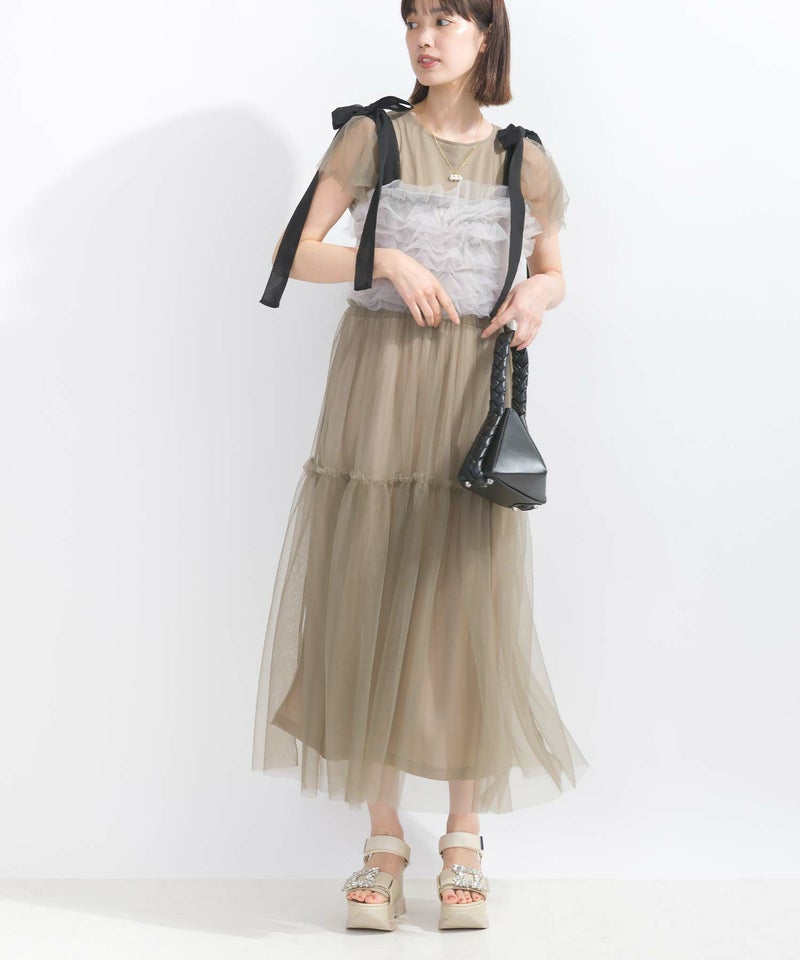 model：162cm　着用サイズ：M　グレイッシュベージュ