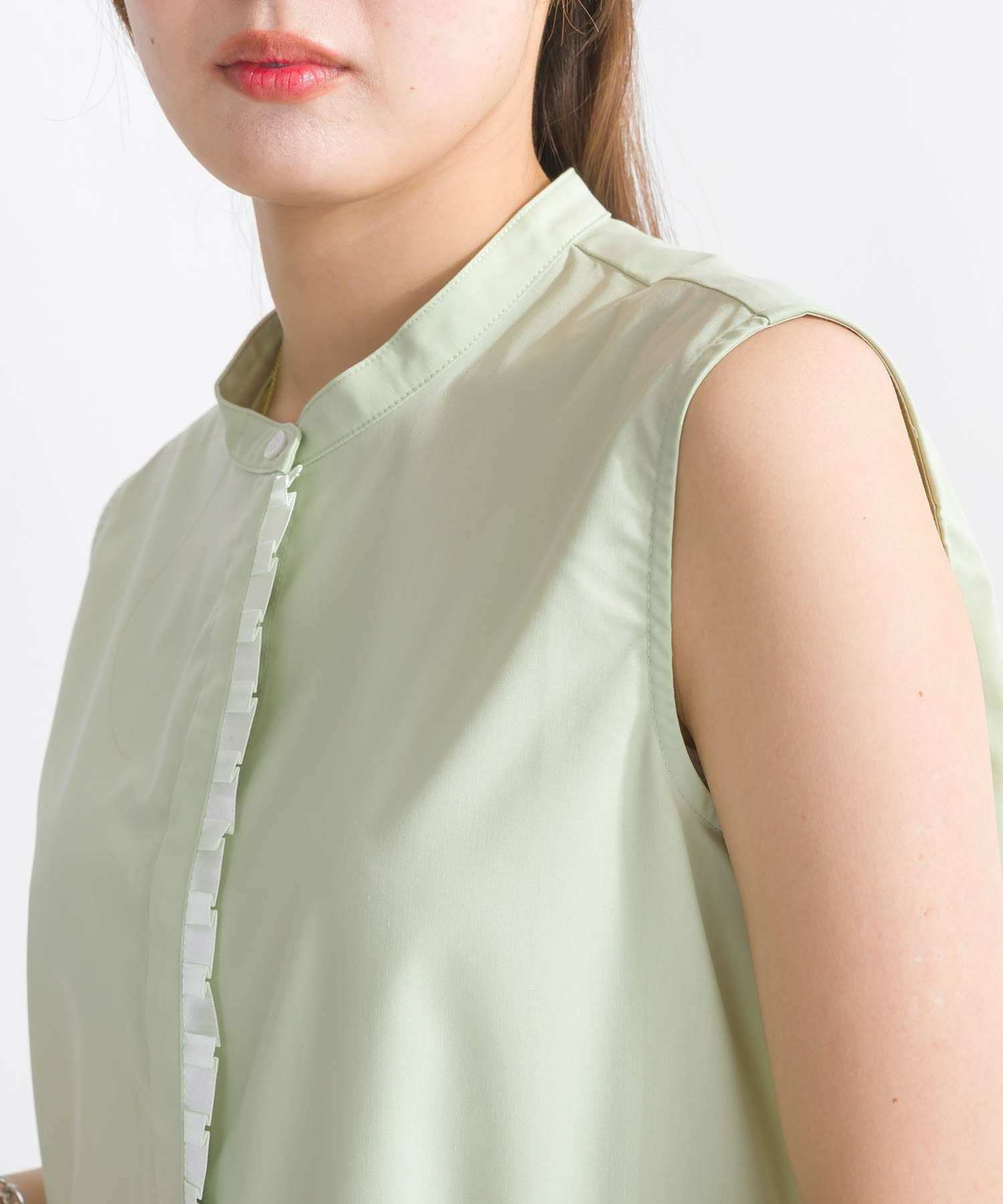 セオリー　素敵なノースリーブ　ブラウス サテンVネックノースリーブブラウス - SOÉJU online store｜上質な大人