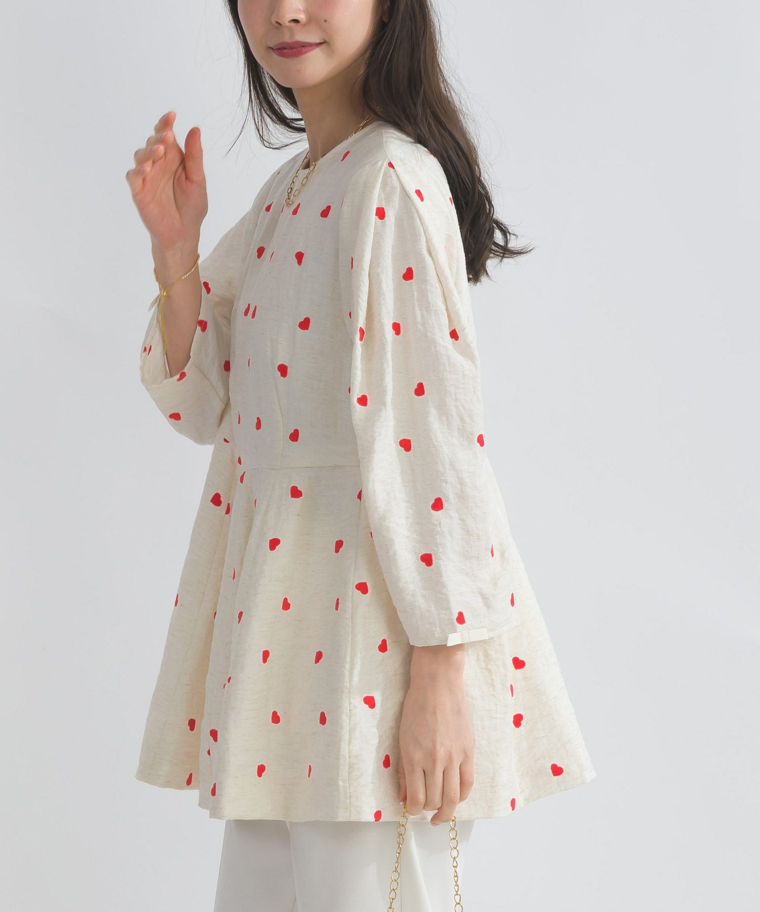 ハート刺繍袖リボンペプラムブラウス | PICCIN (ピッチン) 公式通販