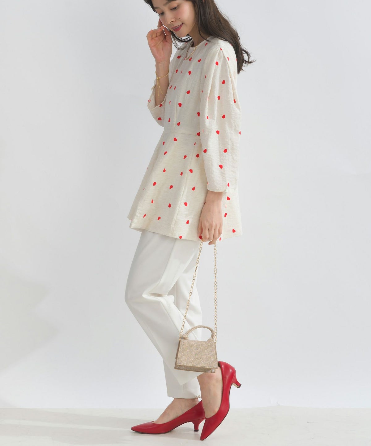 model：H153　着用サイズ：M　アイボリー