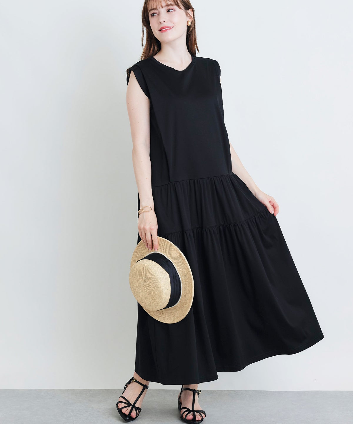 model：H160　着用サイズ：M　ブラック